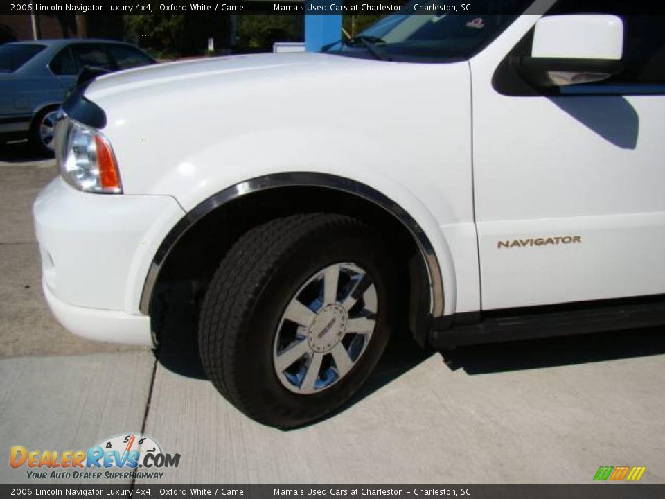 2006 Lincoln Navigator Luxury 4x4 Oxford White / Camel Photo #27