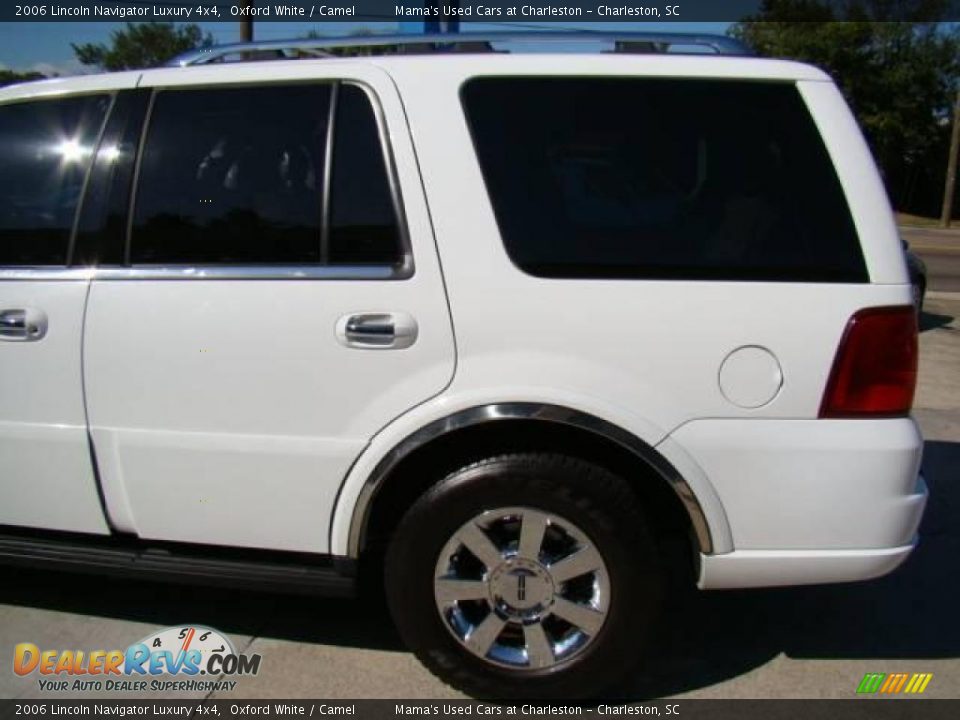 2006 Lincoln Navigator Luxury 4x4 Oxford White / Camel Photo #28