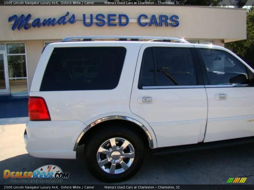 2006 Lincoln Navigator Luxury 4x4 Oxford White / Camel Photo #29