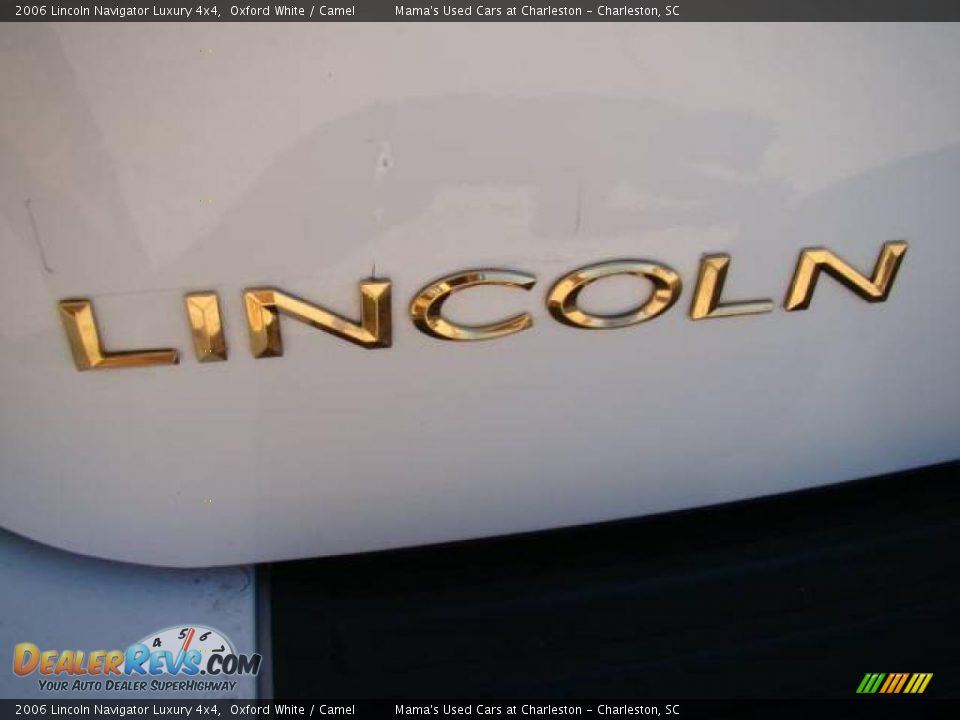 2006 Lincoln Navigator Luxury 4x4 Oxford White / Camel Photo #30