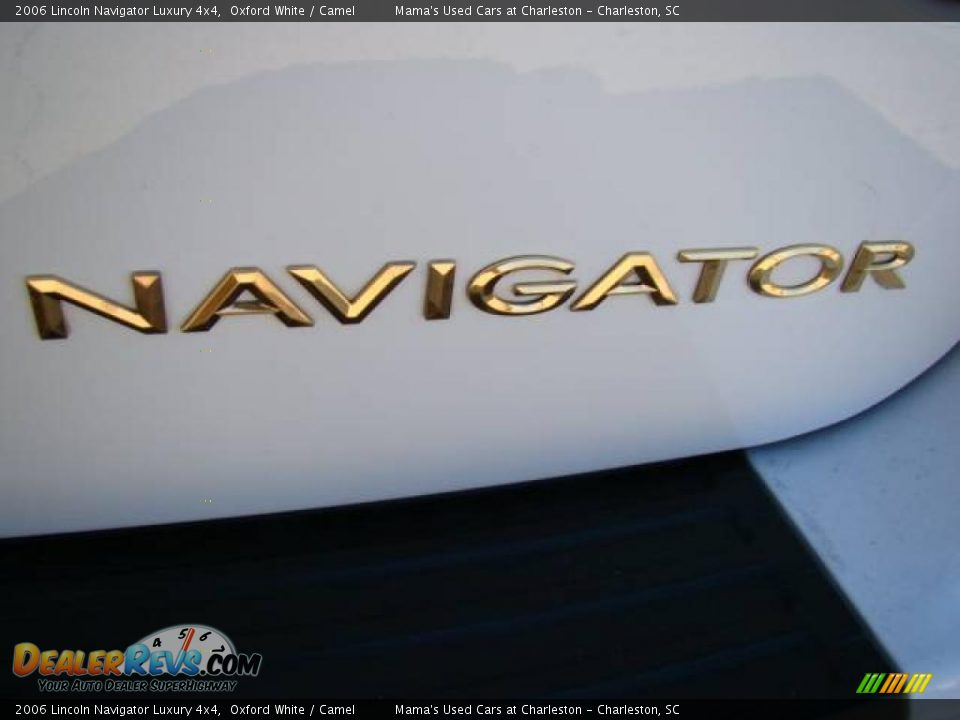 2006 Lincoln Navigator Luxury 4x4 Oxford White / Camel Photo #31
