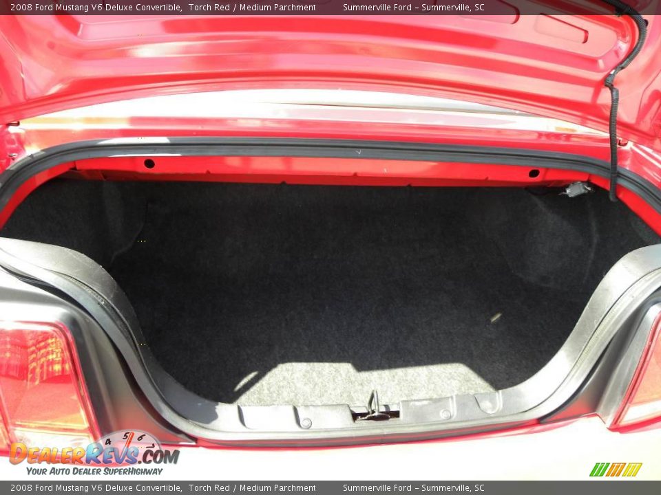 2008 Ford Mustang V6 Deluxe Convertible Torch Red / Medium Parchment Photo #11