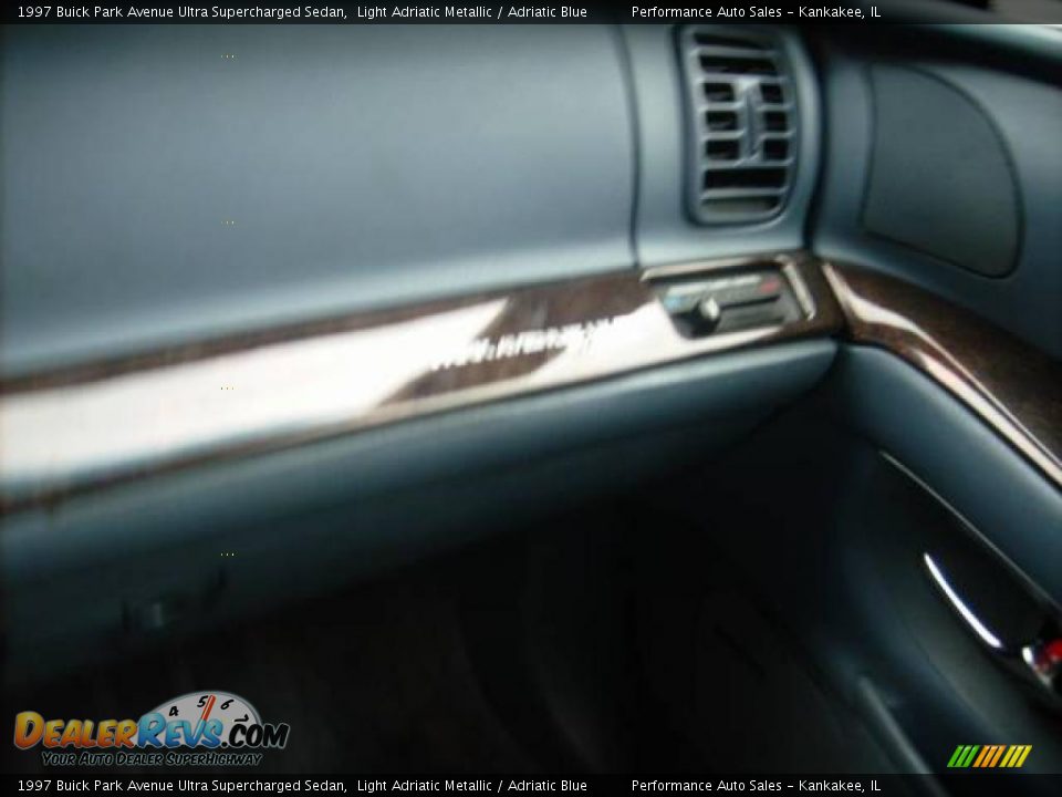 1997 Buick Park Avenue Ultra Supercharged Sedan Light Adriatic Metallic / Adriatic Blue Photo #11