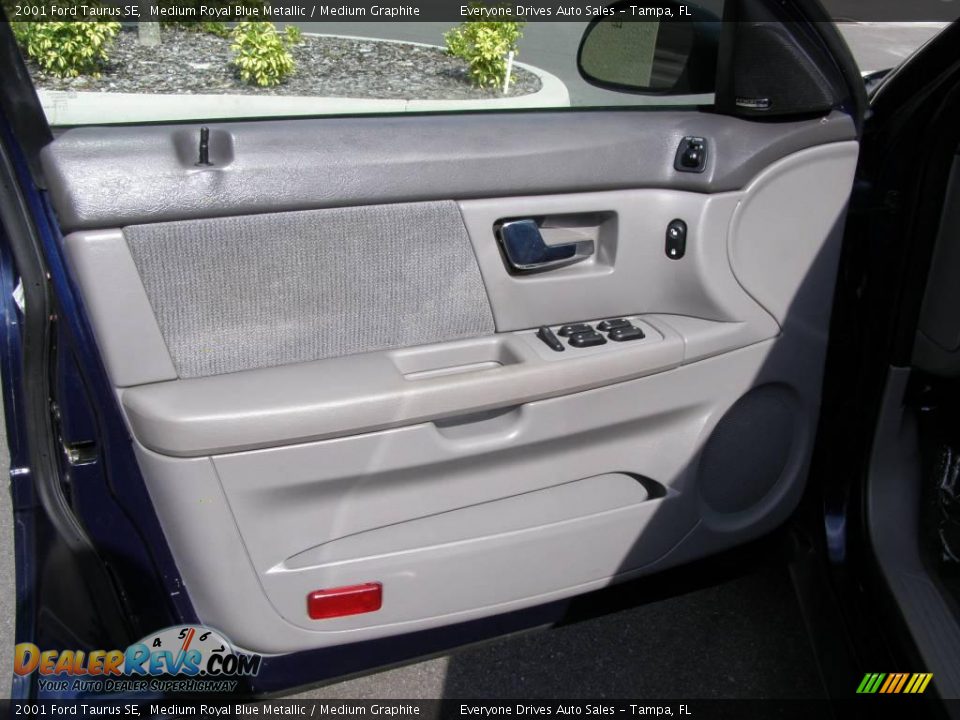 2001 Ford Taurus SE Medium Royal Blue Metallic / Medium Graphite Photo #20