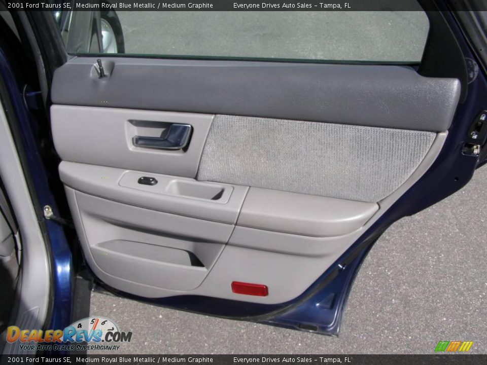 2001 Ford Taurus SE Medium Royal Blue Metallic / Medium Graphite Photo #23