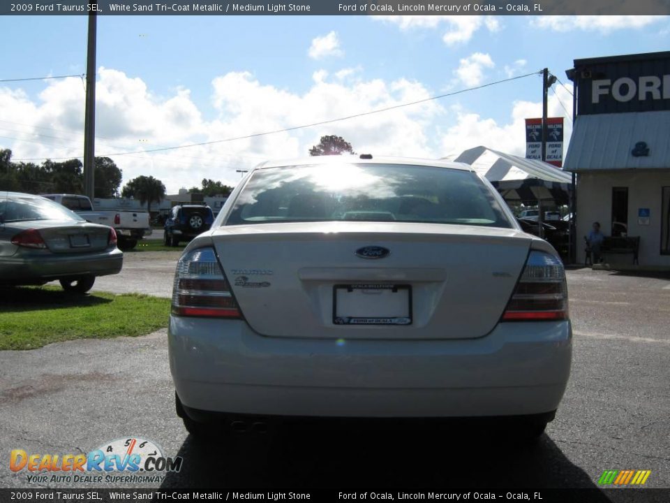 2009 Ford Taurus SEL White Sand Tri-Coat Metallic / Medium Light Stone Photo #4
