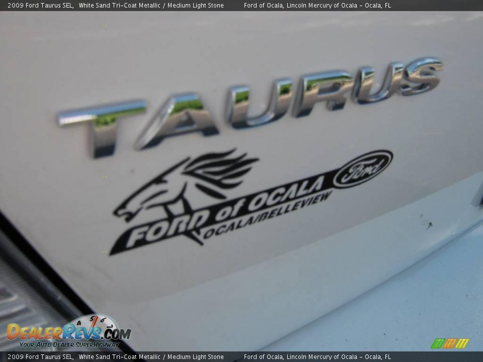 2009 Ford Taurus SEL White Sand Tri-Coat Metallic / Medium Light Stone Photo #10
