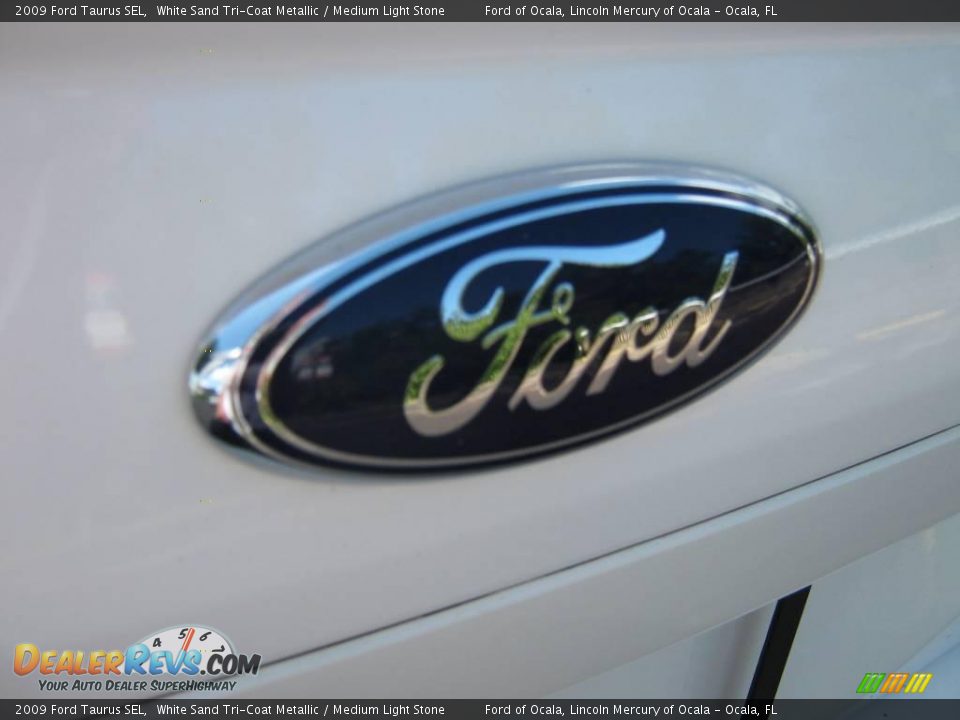 2009 Ford Taurus SEL White Sand Tri-Coat Metallic / Medium Light Stone Photo #11