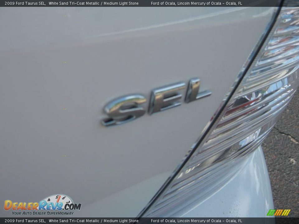 2009 Ford Taurus SEL White Sand Tri-Coat Metallic / Medium Light Stone Photo #12