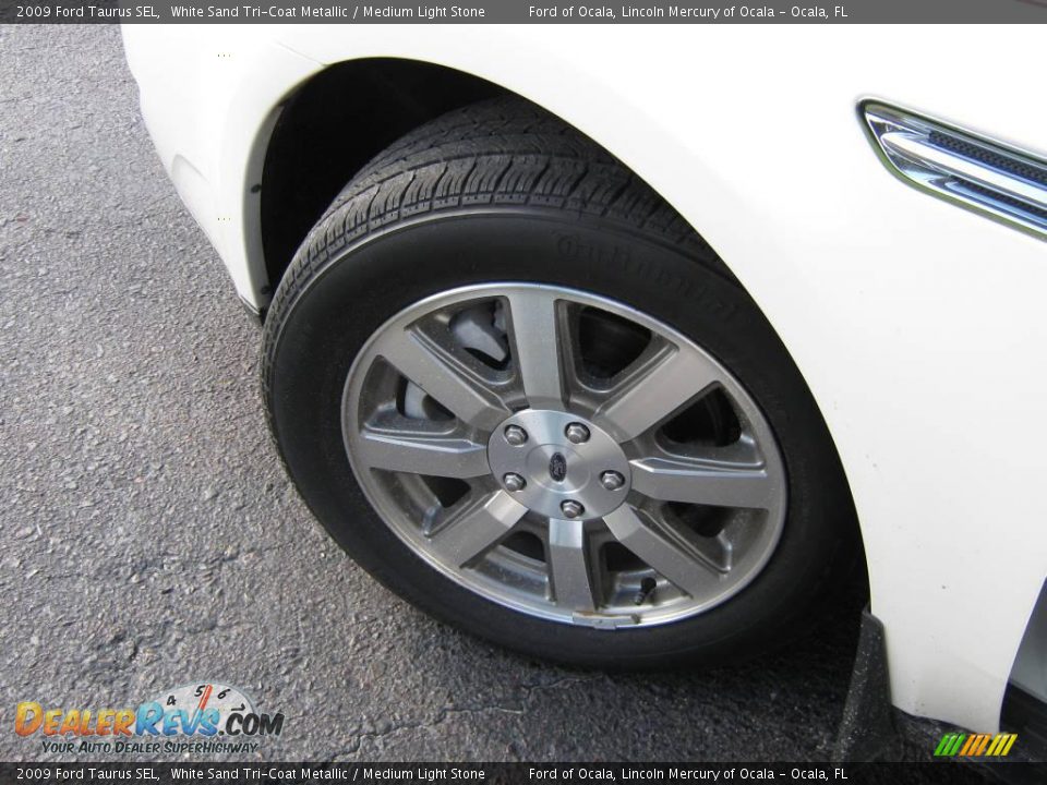 2009 Ford Taurus SEL White Sand Tri-Coat Metallic / Medium Light Stone Photo #13