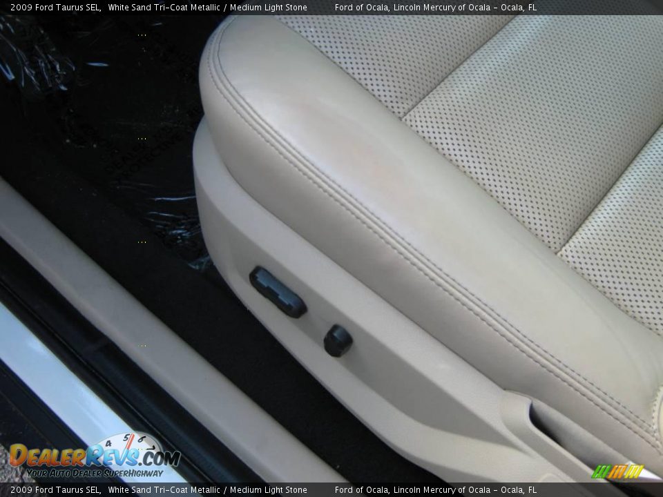 2009 Ford Taurus SEL White Sand Tri-Coat Metallic / Medium Light Stone Photo #16