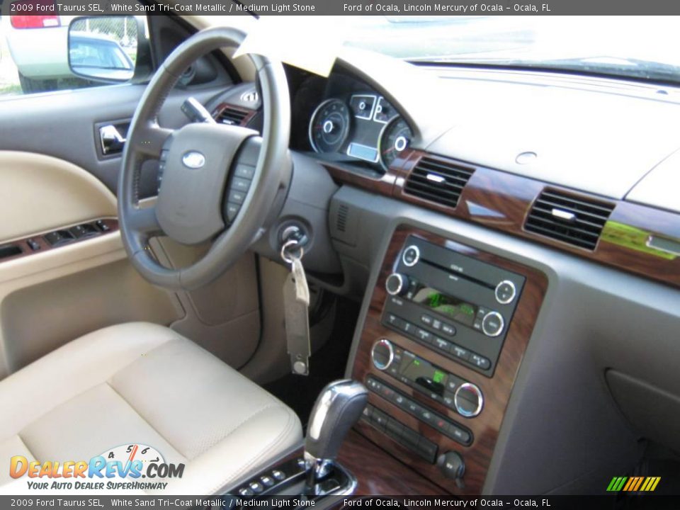 2009 Ford Taurus SEL White Sand Tri-Coat Metallic / Medium Light Stone Photo #18
