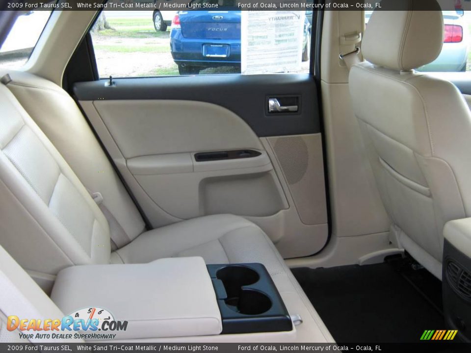 2009 Ford Taurus SEL White Sand Tri-Coat Metallic / Medium Light Stone Photo #19
