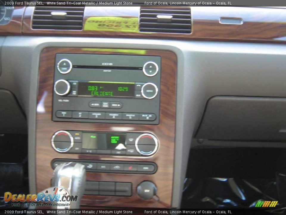 2009 Ford Taurus SEL White Sand Tri-Coat Metallic / Medium Light Stone Photo #24