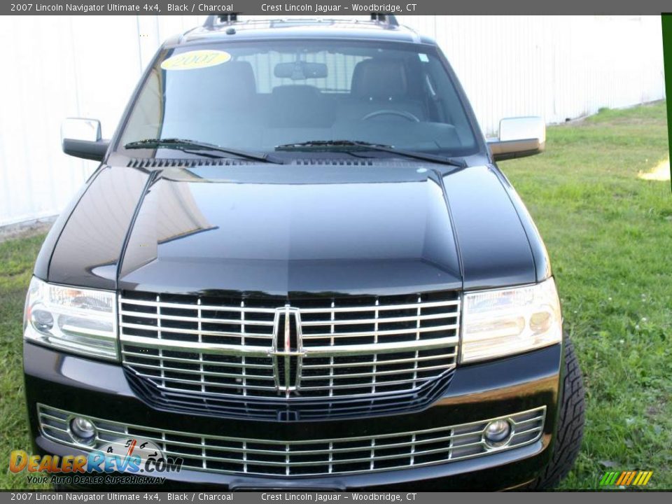 2007 Lincoln Navigator Ultimate 4x4 Black / Charcoal Photo #2