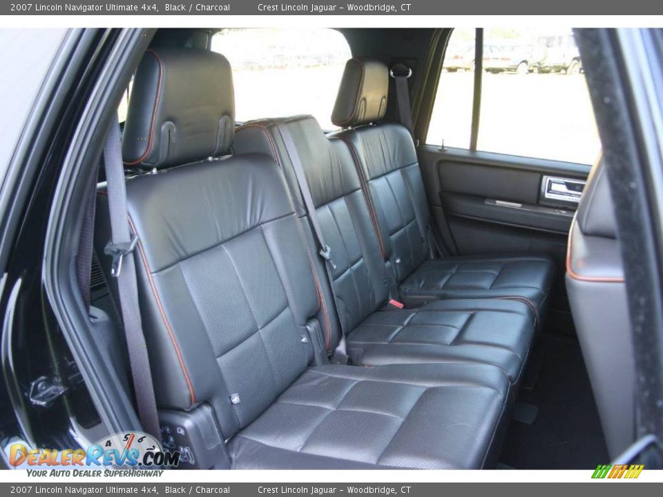 2007 Lincoln Navigator Ultimate 4x4 Black / Charcoal Photo #16