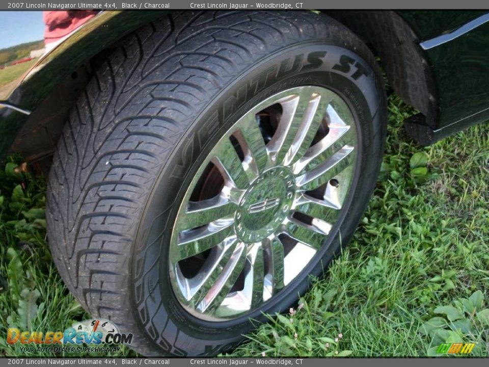 2007 Lincoln Navigator Ultimate 4x4 Black / Charcoal Photo #17