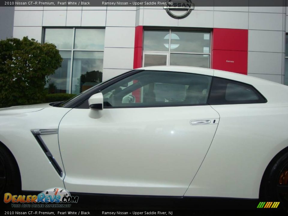 2010 Nissan GT-R Premium Pearl White / Black Photo #17
