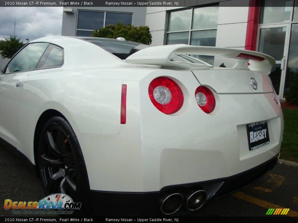 2010 Nissan GT-R Premium Pearl White / Black Photo #18