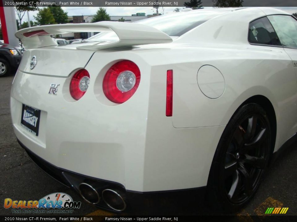 2010 Nissan GT-R Premium Pearl White / Black Photo #20