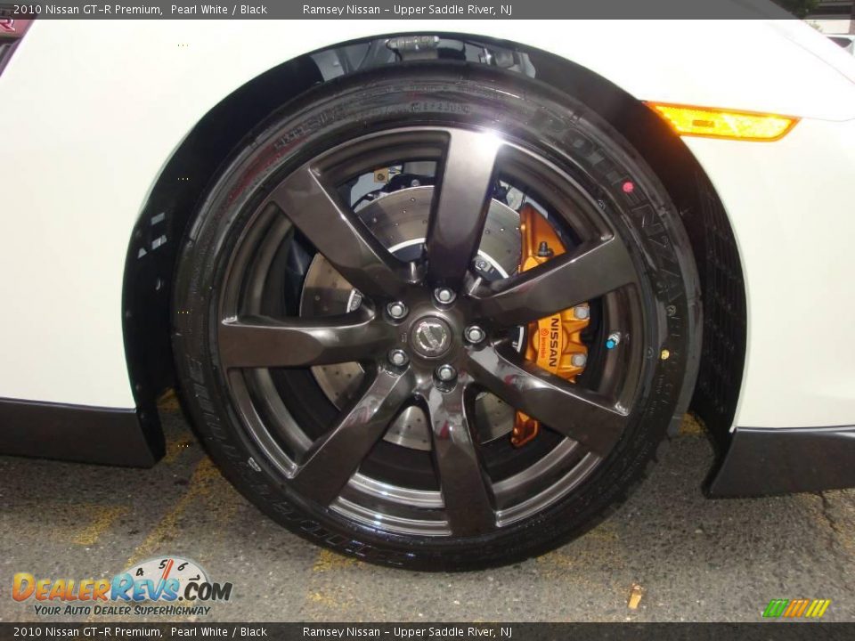 2010 Nissan GT-R Premium Pearl White / Black Photo #26
