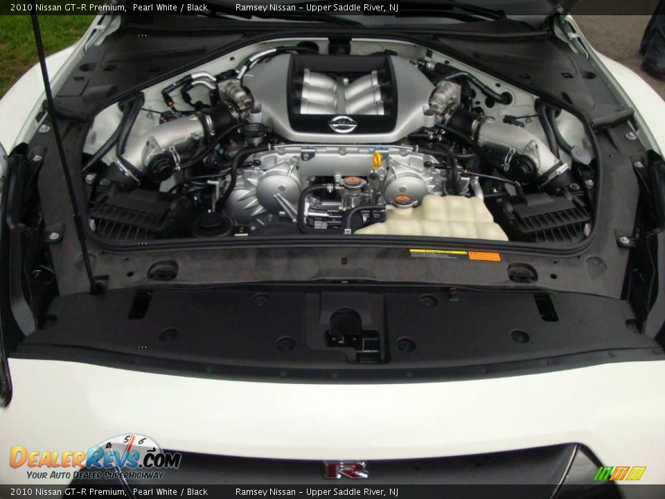 2010 Nissan GT-R Premium Pearl White / Black Photo #27