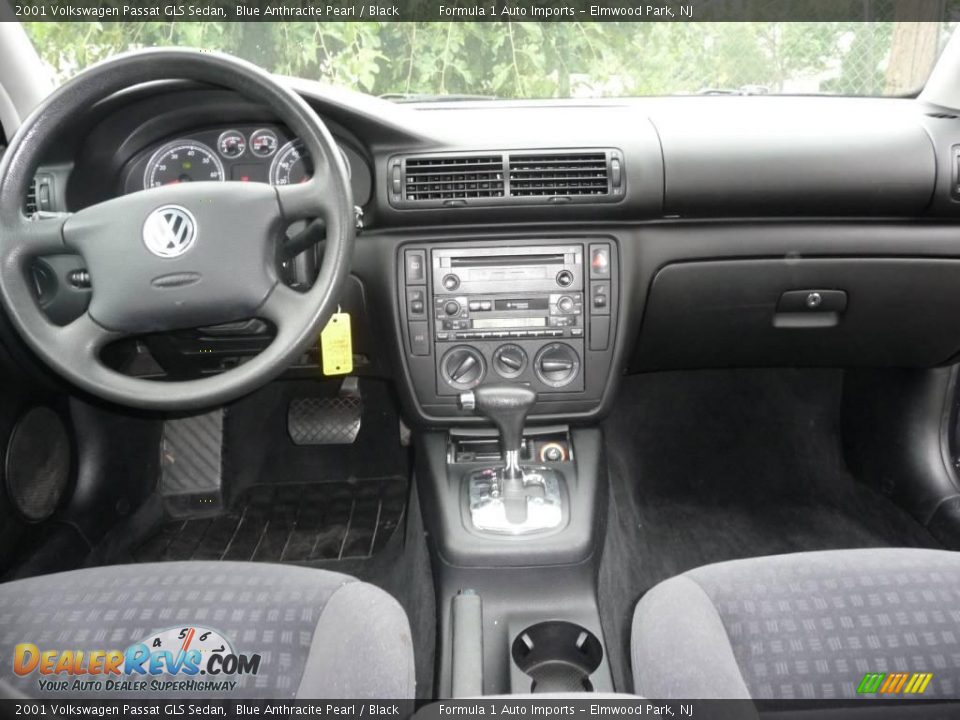 2001 Volkswagen Passat GLS Sedan Blue Anthracite Pearl / Black Photo #9