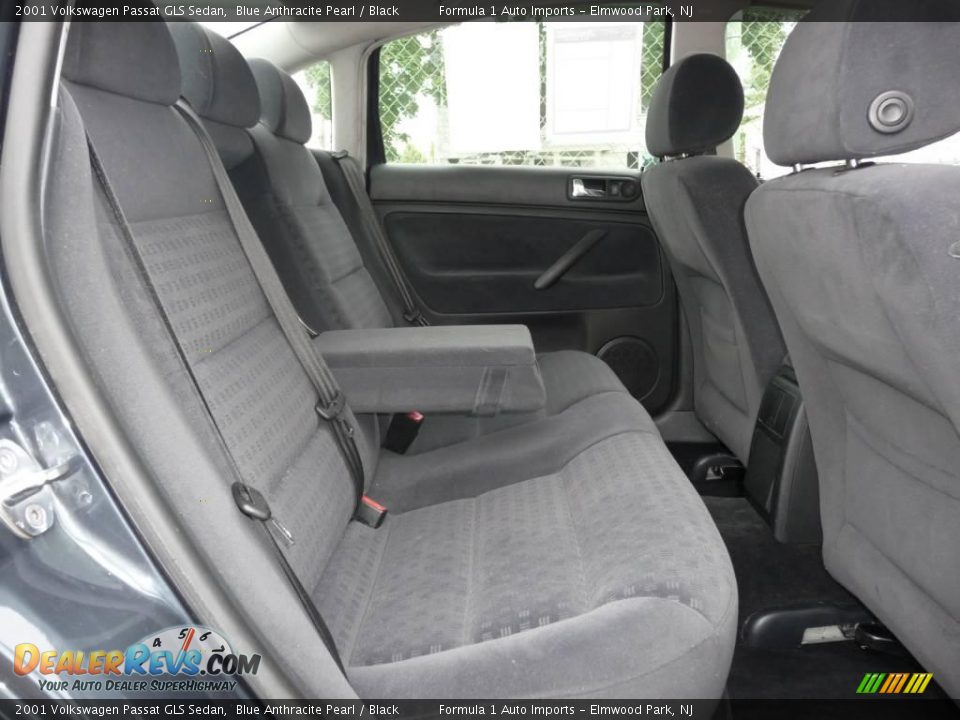 2001 Volkswagen Passat GLS Sedan Blue Anthracite Pearl / Black Photo #15