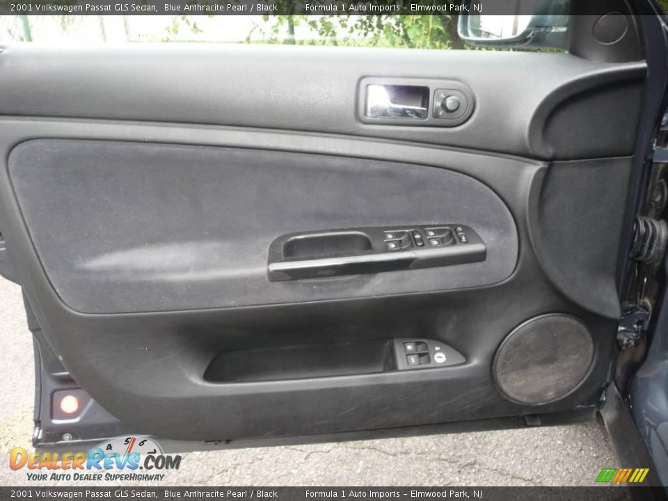 2001 Volkswagen Passat GLS Sedan Blue Anthracite Pearl / Black Photo #17