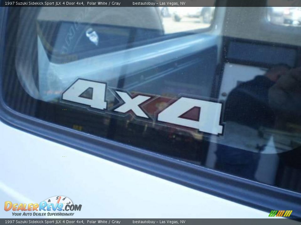 1997 Suzuki Sidekick Sport JLX 4 Door 4x4 Polar White / Gray Photo #15