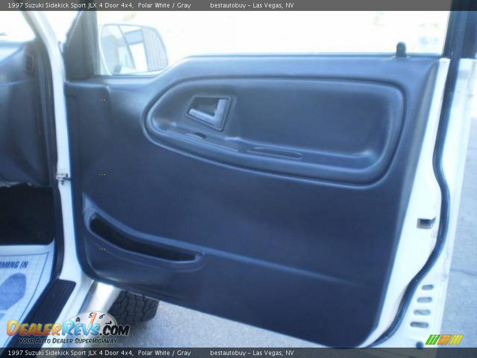 1997 Suzuki Sidekick Sport JLX 4 Door 4x4 Polar White / Gray Photo #32