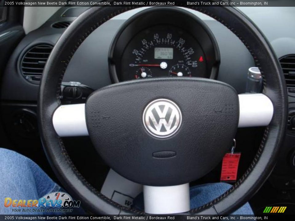 2005 Volkswagen New Beetle Dark Flint Edition Convertible Dark Flint Metallic / Bordeaux Red Photo #15