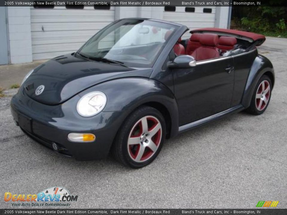 2005 Volkswagen New Beetle Dark Flint Edition Convertible Dark Flint Metallic / Bordeaux Red Photo #25