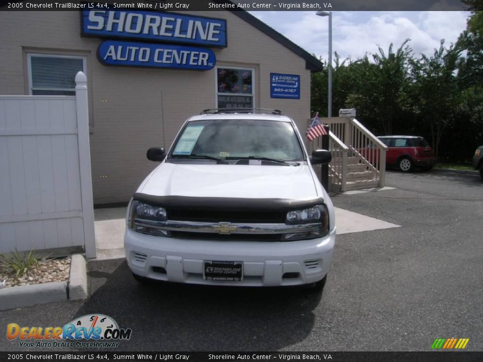 2005 Chevrolet TrailBlazer LS 4x4 Summit White / Light Gray Photo #1