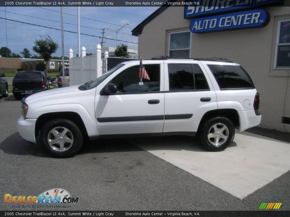 2005 Chevrolet TrailBlazer LS 4x4 Summit White / Light Gray Photo #3