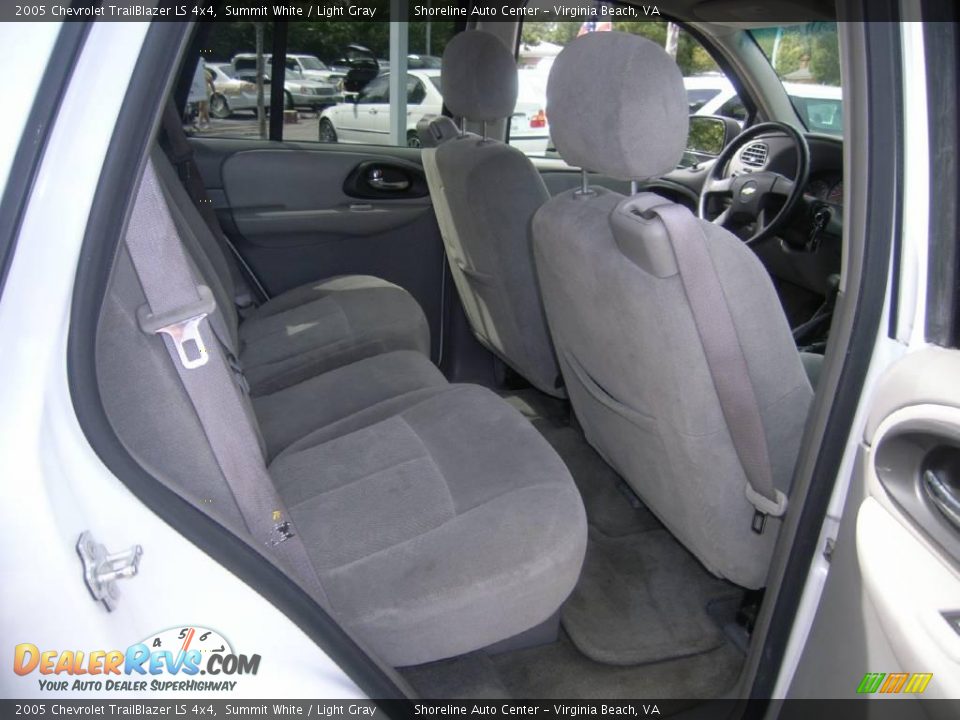 2005 Chevrolet TrailBlazer LS 4x4 Summit White / Light Gray Photo #13