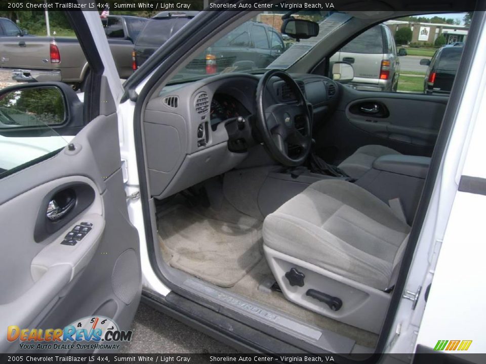 2005 Chevrolet TrailBlazer LS 4x4 Summit White / Light Gray Photo #15