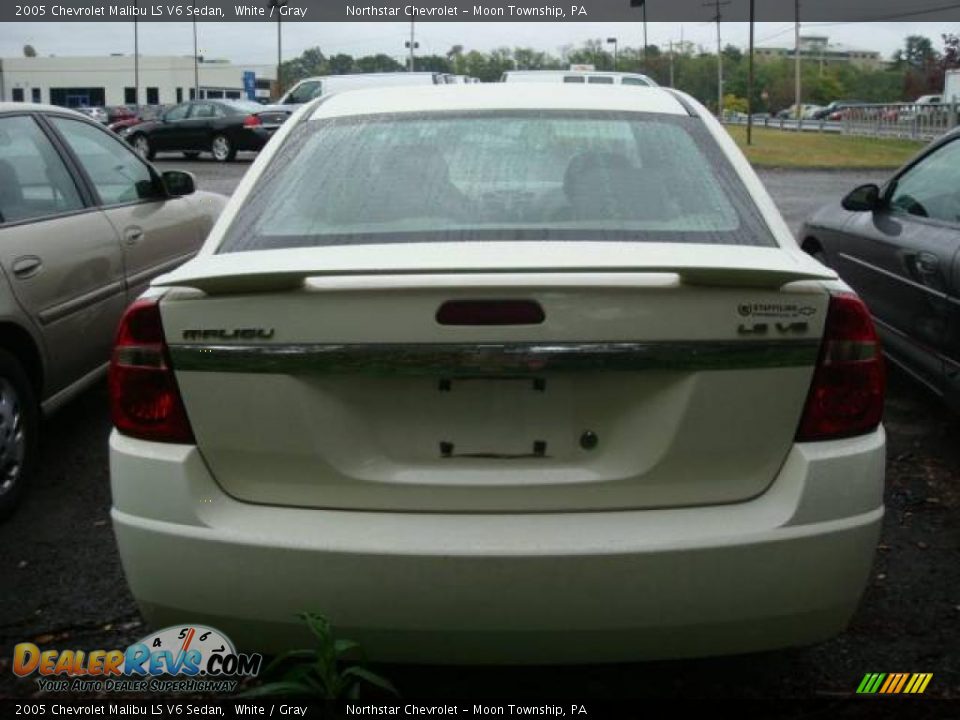 2005 Chevrolet Malibu LS V6 Sedan White / Gray Photo #3
