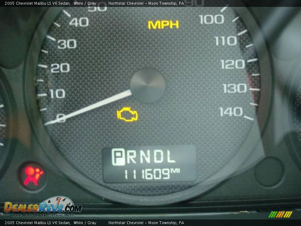 2005 Chevrolet Malibu LS V6 Sedan White / Gray Photo #15