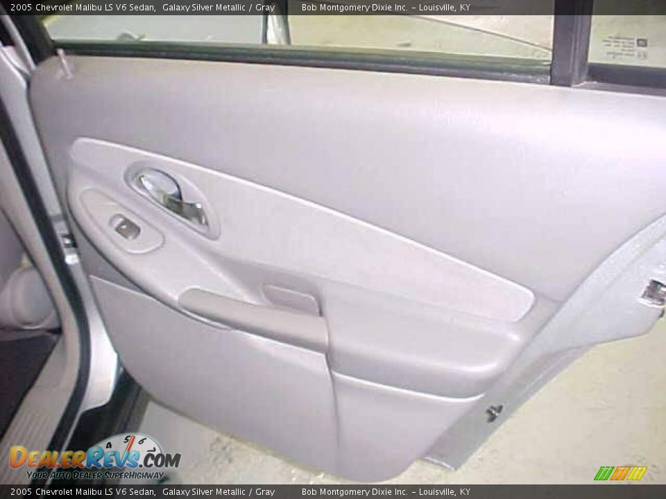 2005 Chevrolet Malibu LS V6 Sedan Galaxy Silver Metallic / Gray Photo #8