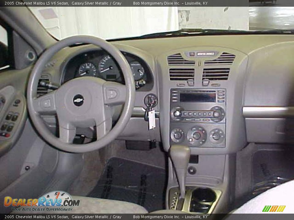 2005 Chevrolet Malibu LS V6 Sedan Galaxy Silver Metallic / Gray Photo #10