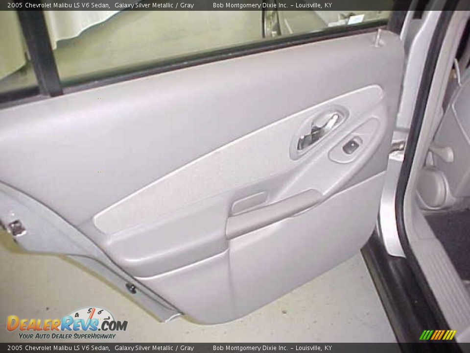 2005 Chevrolet Malibu LS V6 Sedan Galaxy Silver Metallic / Gray Photo #11