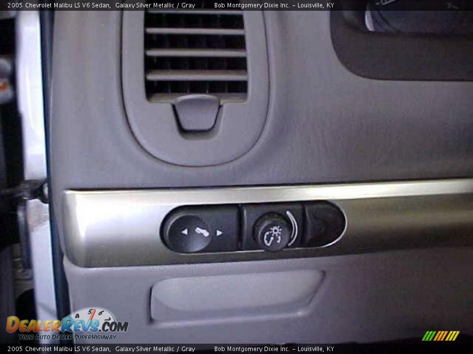 2005 Chevrolet Malibu LS V6 Sedan Galaxy Silver Metallic / Gray Photo #20