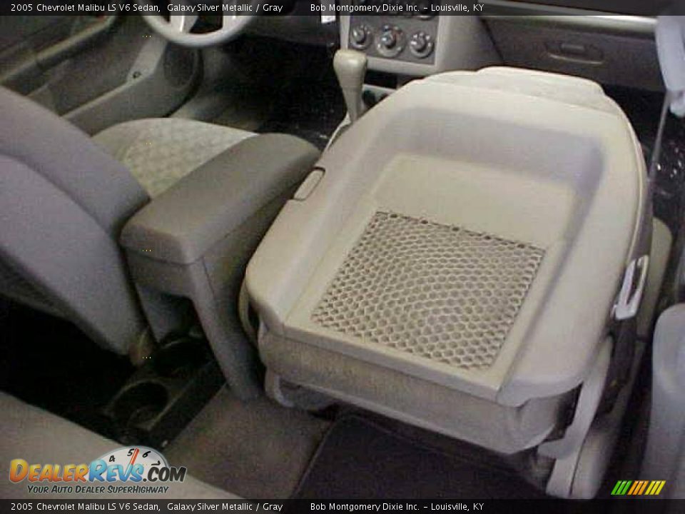 2005 Chevrolet Malibu LS V6 Sedan Galaxy Silver Metallic / Gray Photo #26
