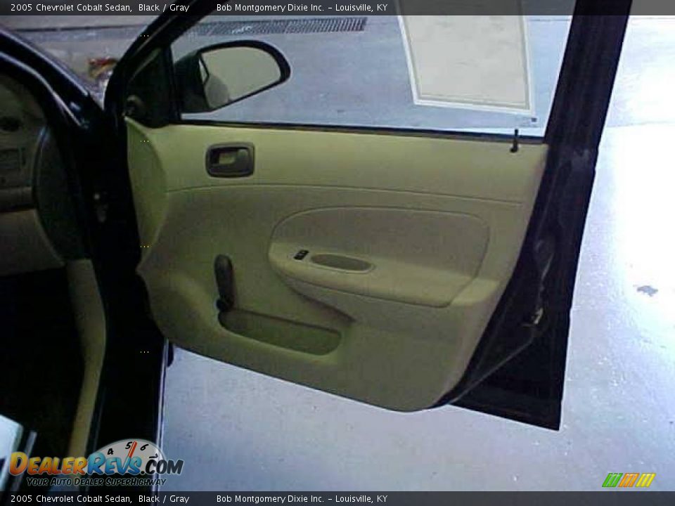 2005 Chevrolet Cobalt Sedan Black / Gray Photo #6