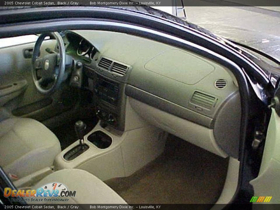 2005 Chevrolet Cobalt Sedan Black / Gray Photo #7