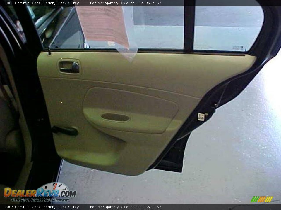 2005 Chevrolet Cobalt Sedan Black / Gray Photo #9