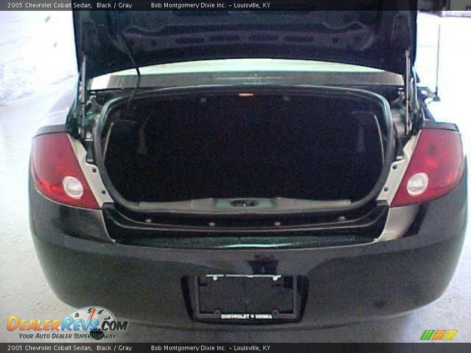 2005 Chevrolet Cobalt Sedan Black / Gray Photo #11