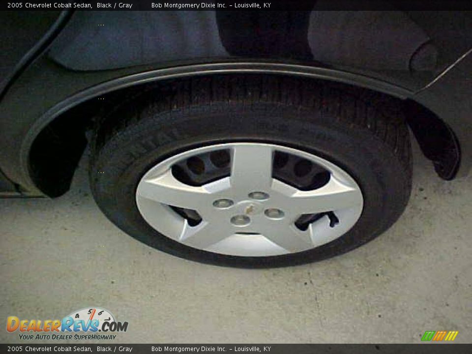 2005 Chevrolet Cobalt Sedan Black / Gray Photo #13
