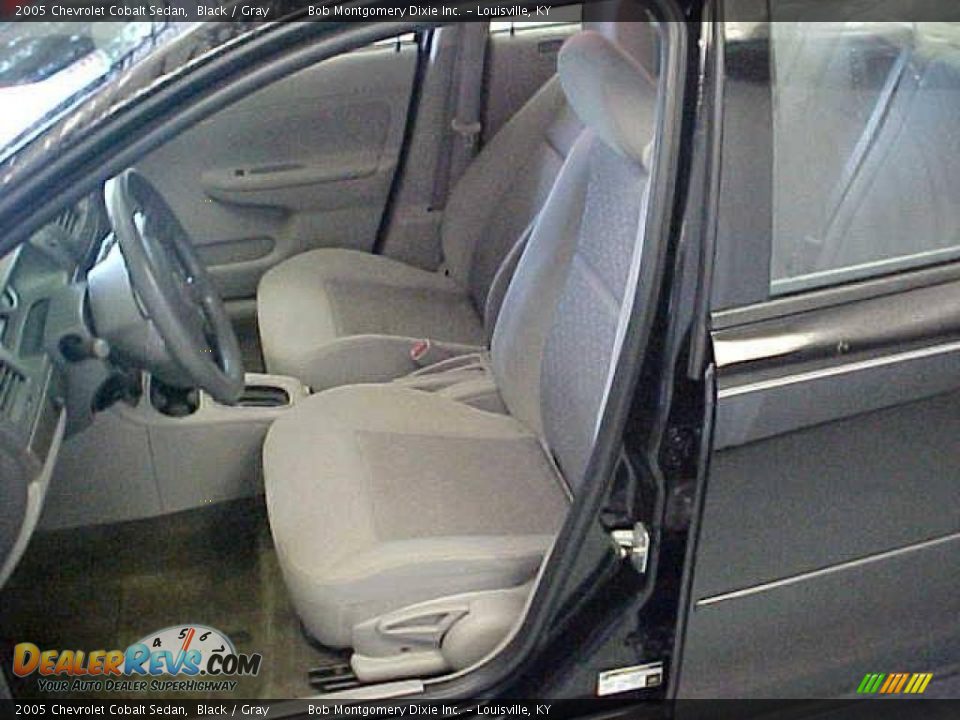 2005 Chevrolet Cobalt Sedan Black / Gray Photo #17